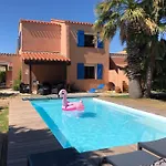 Villa De Charme à Cyprien Avec Piscine Et Jardin Méditerranéen, Et Commerces à 10 Minutes à Pieds